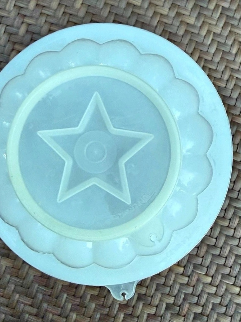 Vintage Tupperware Jel-Ring Jello Mold White Star Insert Lid 8” w pen mark